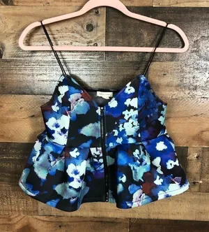 Urban outfitters silence &‎ noise crop top thumbnail 1