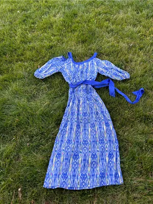 Hot and Hollywood cold shoulder maxi dress size medium blue, yellow white spring thumbnail 8