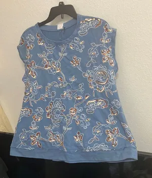 FINAL MARKDOWN Raw trim ladies top medium thumbnail 1