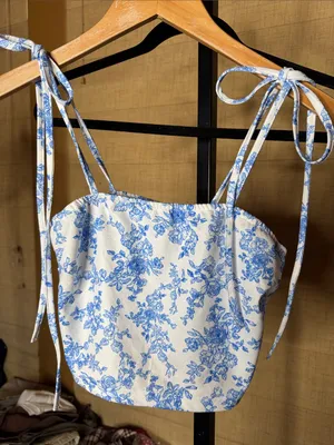 WDIRARA Blue White Floral 2 Piece Tie Strap Crop Top Mini Skirt Set Small thumbnail 7