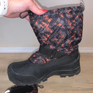 3M Thinsulate insulation womans 7 snow boots Black thumbnail 4