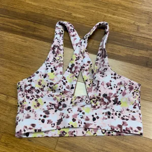 Fabletics Sports Bra Womens Size Small Criss Cross Twist Front‎ Medium Impact thumbnail 2