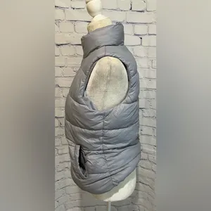 Old Navy gray puffer vest size small thumbnail 3