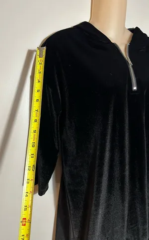 Women's sports and home dress.Size M. $28. thumbnail 3