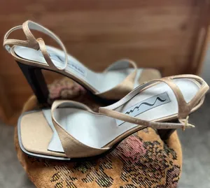 •Nina gold strappy heeled shoes• Size 7 1/2M thumbnail 1
