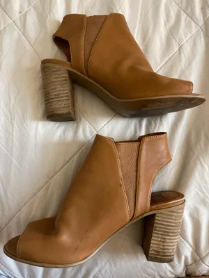 Steve Madden Peep Toe Leather Heels thumbnail 2