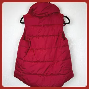Old Navy Women Red Puffer Vest Quilted Stand‎ Collar Snap Front Size M thumbnail 2