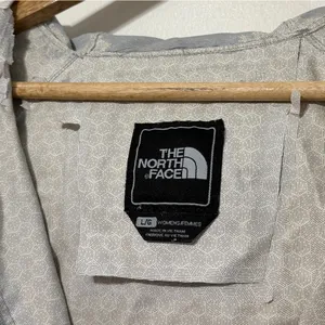 The North Face Women’s Jacket Size Large Dryvent Gray Venture thumbnail 3
