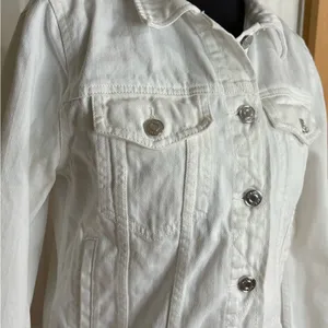 J. Crew Classic White Jean Jacket size Small 100%cotton sold out online thumbnail 3