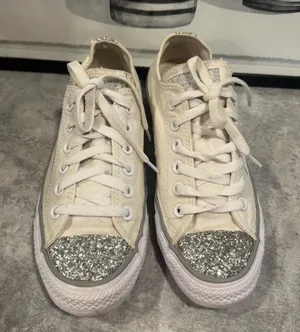 Converse Chuck Taylor All Star Low Top Women's Canvas Shoes / Sneakers Size 7 thumbnail 1
