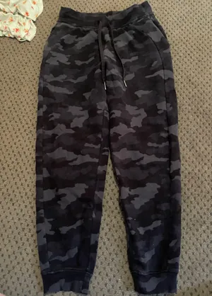 Lululemon Sweatpants  thumbnail 1