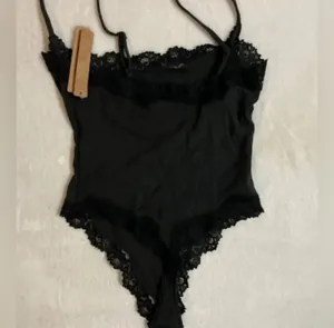 SKIMS Fits Everybody Lace Bodysuit S thumbnail 6