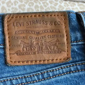 Levi’s Wedgie buttonfly high rise distressed jeans size 26 thumbnail 12
