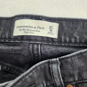 Abercrombie &‎ Fitch 90s Relaxed High Rise Jeans Black Slit Hem 27 / 4 thumbnail 3