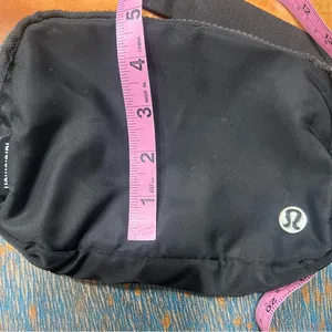 lululemon Everywhere Belt Bag Black OS unisex thumbnail 15