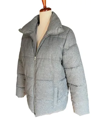 Old Navy women’s Gray Puffer Jacket Insulated Coat Size M thumbnail 10