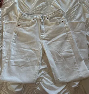 ZARA High-Rise White Jeans thumbnail 1