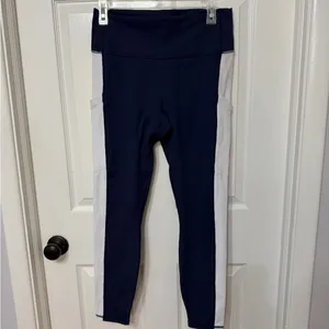 FABLETICS On-The-Go PowerHold High-Waisted pocket Legging navy white large‎ thumbnail 2