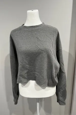 Wild Fable‎ Women Gray Crew Neck Long Sleeve Cropped Sweatshirt Size M thumbnail 1