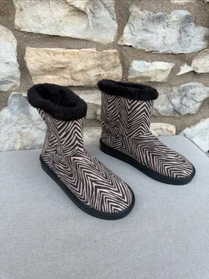 Vera Bradley Zebra Print Cozy Booties size small 5/6 NWOT thumbnail 2