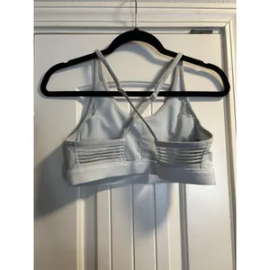 Gymshark‎ Sports Bra Womens Medium Light Blue Ruched Strappy Back Activewear thumbnail 4