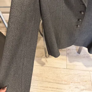 Tahari Arthur S. Levine Women’s Blazer Gray Size 10 thumbnail 4