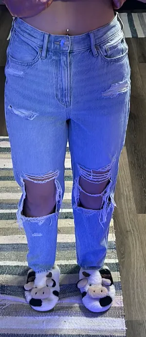 American Eagle 90s boyfriend jeans thumbnail 1