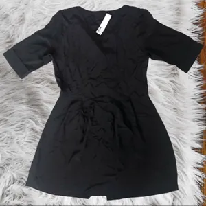 LAmade 100% Silk Dress WMNS Sz M NWT -Has 1 minor flaw (Small hole) on the back bottom part. Condition is "New with small defects". thumbnail 2