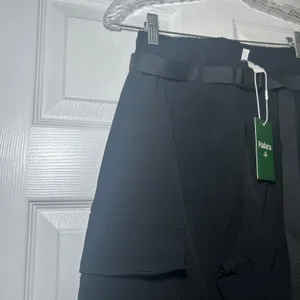 Halara Black High Waisted Belted Cargo Jogger Pants XS Utility casual outdoor thumbnail 2
