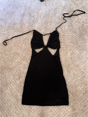 Amazon Cut-Out Bodycon Dress Black thumbnail 3