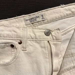 Abercrombie 90s High-Rise Straight thumbnail 2