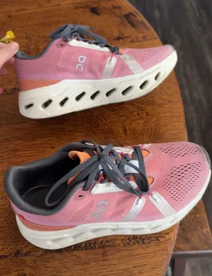 On Cloud Shoes Running Women’s thumbnail 1