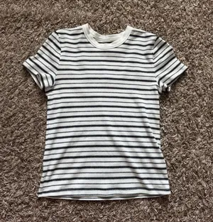 American Eagle top thumbnail 1