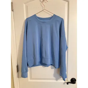 lululemon Sweatshirt Womens Softstreme Perfectly Oversized Cropped Crew 10 Blue‎ thumbnail 3