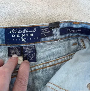 Eddie Bauer Women’s Classic Fit Distressed Denim Jean Shorts thumbnail 3