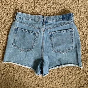 Hollister 90s ultra High-Rise cutoff size 12 blue jean shorts thumbnail 3