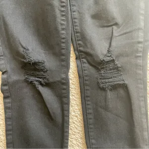 American Eagle Black Denim Ripped Knee Jegging Skinny Mid Rise Jean 4 thumbnail 2
