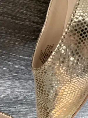 Vince Camuto Gigia Pointed Toe Ankle Strap Pumps Size 8M thumbnail 5