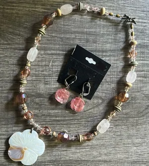 Beaded flower necklace and earrings set Multiple thumbnail 1