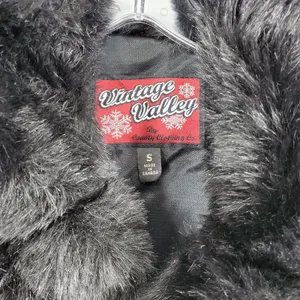 Vintage Valley County Clothing Faux Fur Vest Womens Size S Canada‎ Made Black thumbnail 2