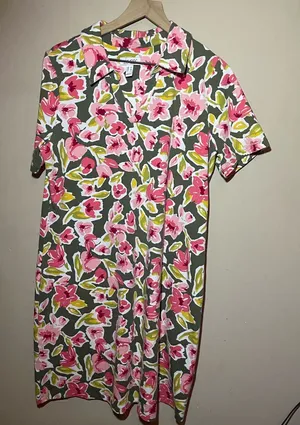 Women’s Pink Floral Shift Dress thumbnail 1