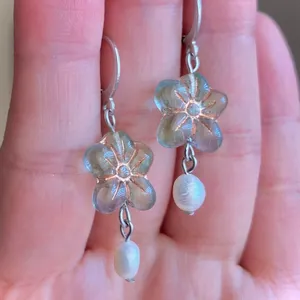 Handmade quality Czech glass flower beads & natural shell pearls dangle earrings🩵💚 thumbnail 5