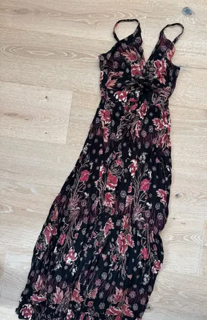 Maxi Dress thumbnail 1