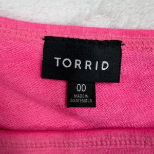 Torrid 00 US M Medium Callie Off Shoulder Sweatshirt Hot Pink Raglan Long Sleeve thumbnail 4