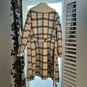 Gal Meets Glam Brown Ivory Plaid Women's Coat with Faux Fur Collar thumbnail 5