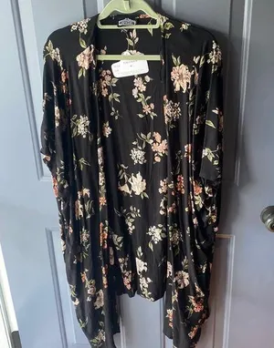 Angie short sleeve throw over thumbnail 1