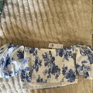 Abercrombie Poplin Off the Shoulder Blue Floral Puff Sleeve Top NWT Size S thumbnail 4