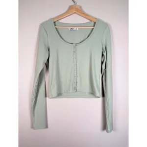 Hollister‎ Sage Green Ribbed Button Front Long Sleeve Cropped Top Womens Medium thumbnail 2