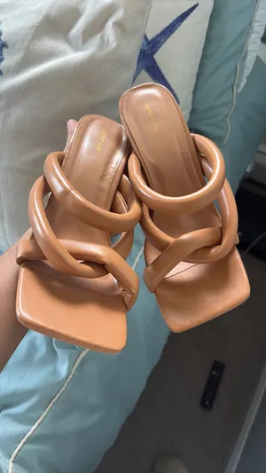 Pretty Little Thing Caramel heels thumbnail 3