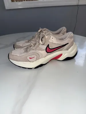 Nike Women’s Cream Mesh Sneakers with Pink Swoosh thumbnail 5